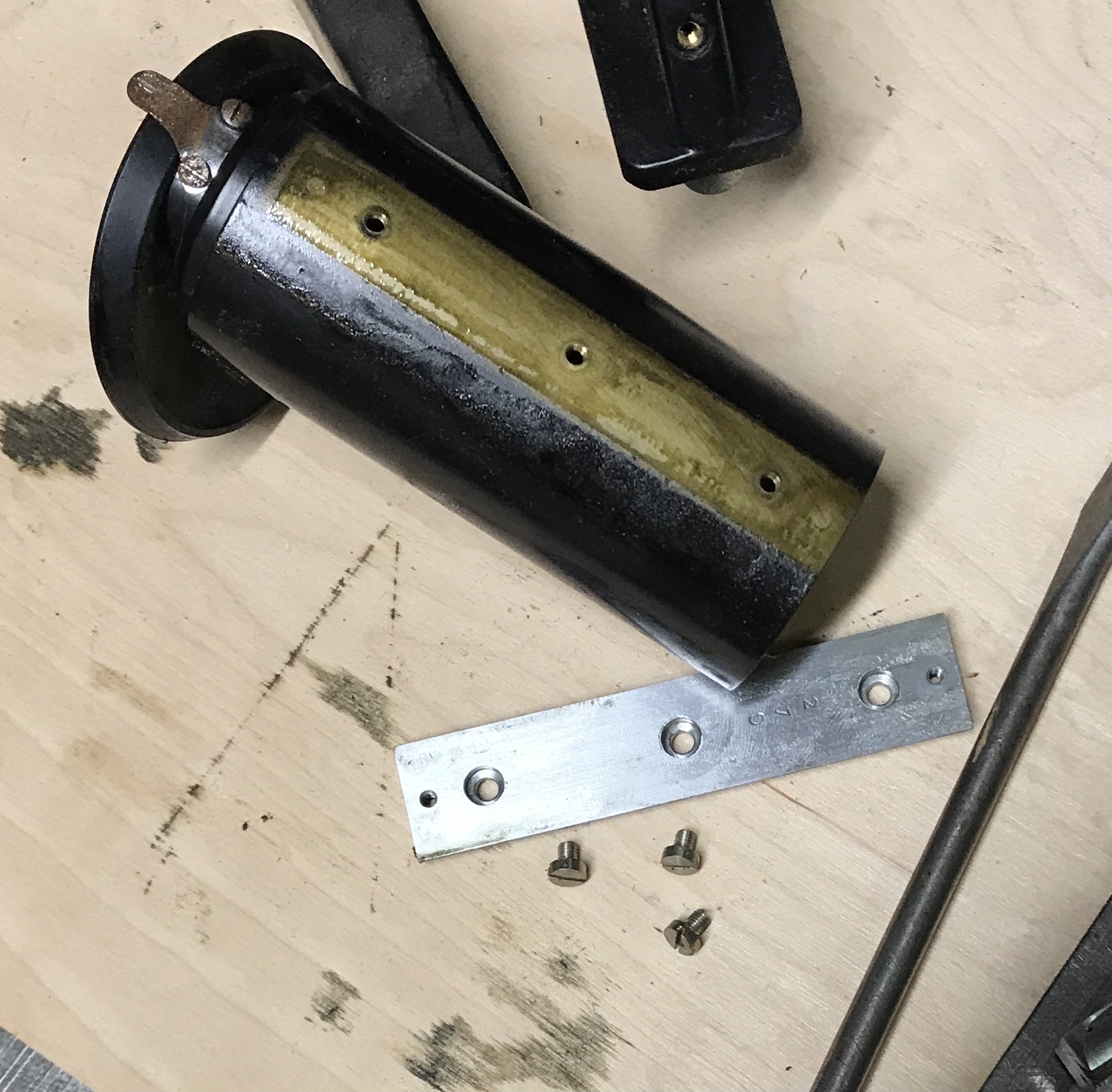 The second dovetail removed from the optical tube